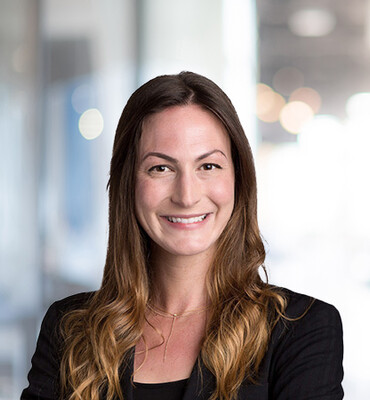 Anne Dickinson Headshot